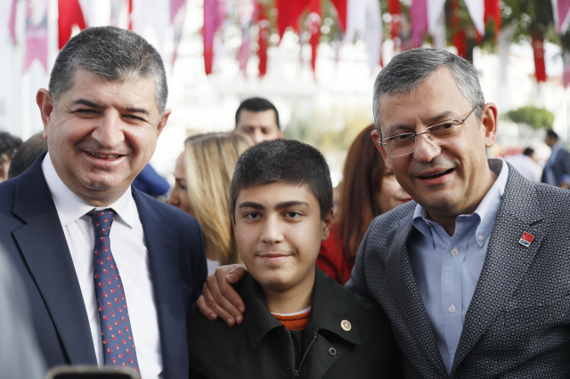 CHP Genel Başkanı Özgür Özel yerel seçim için ilk belediye başkan adayını açıkladı